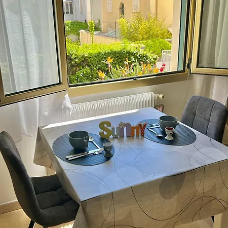 En Bord De Apartament Nicea