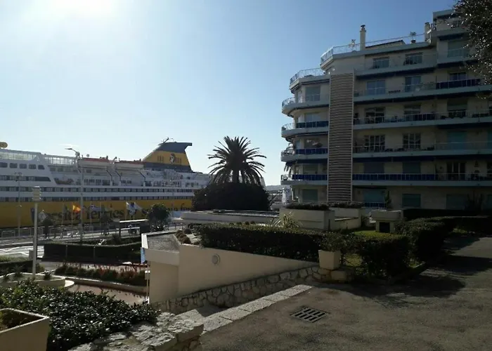 Apartment En Bord De Nizza