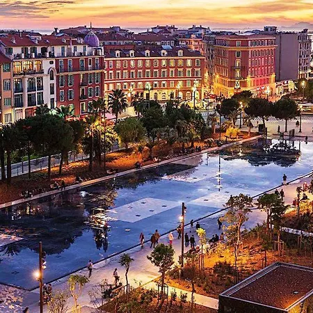 En Bord De Nice