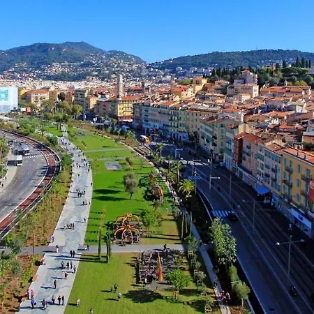 En Bord De * Nice