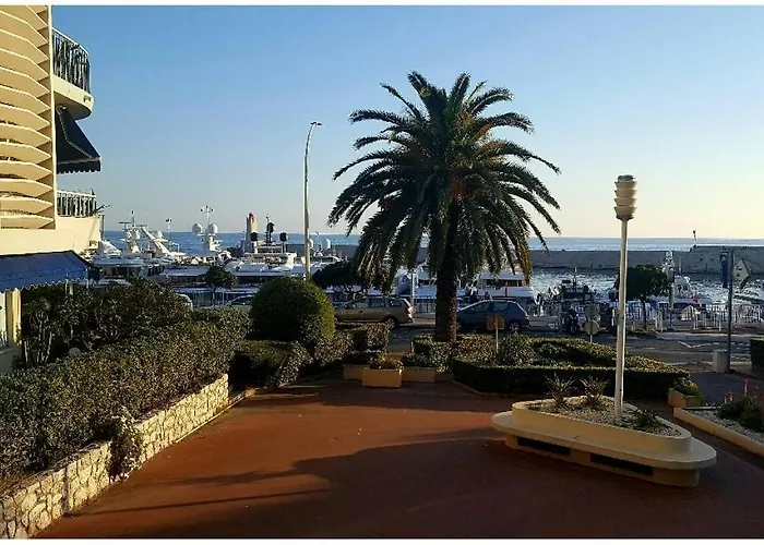 En Bord De * Nice
